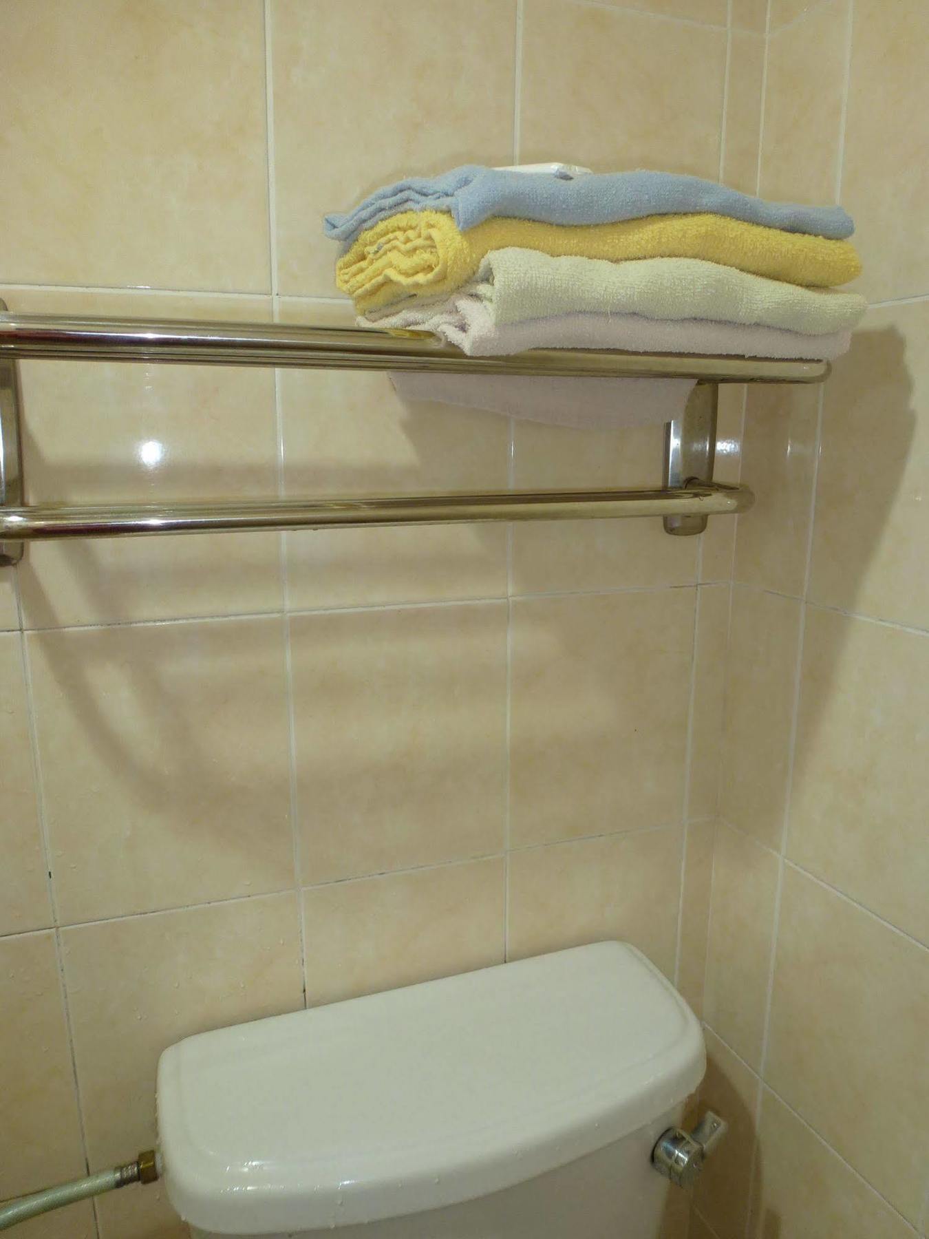 Kampong Sungai Putat Batu Berendam Inn מראה חיצוני תמונה