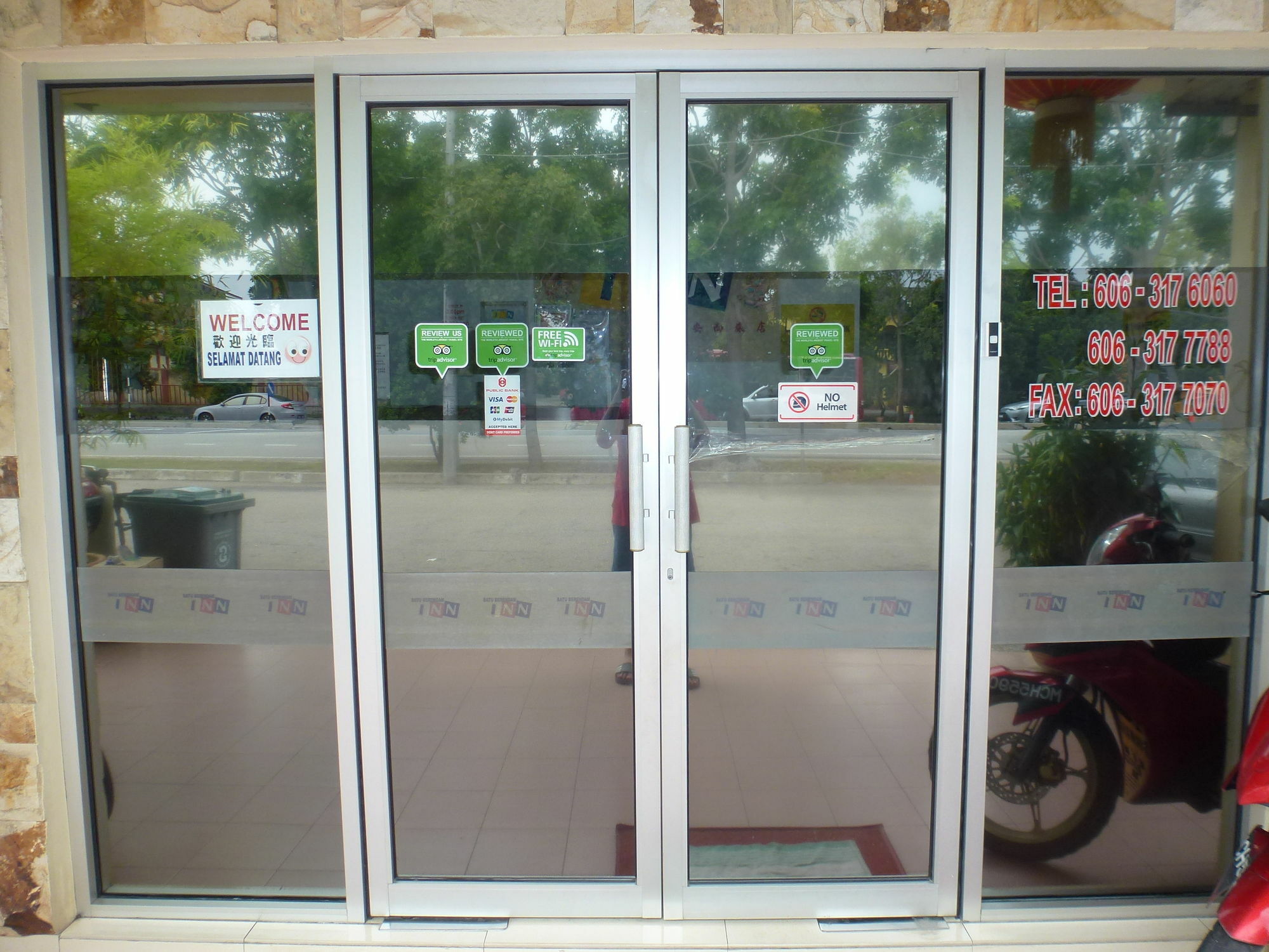 Kampong Sungai Putat Batu Berendam Inn מראה חיצוני תמונה